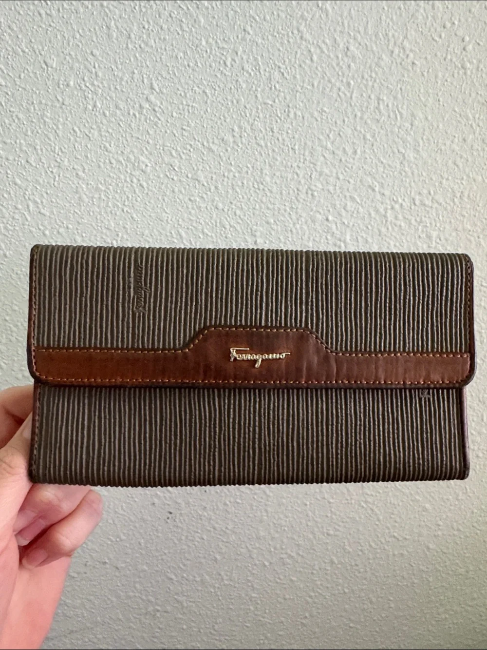 Salvatore Ferragamo Brown Ribbed Fold Wallet with Leather Trim - Picture 1 of 11